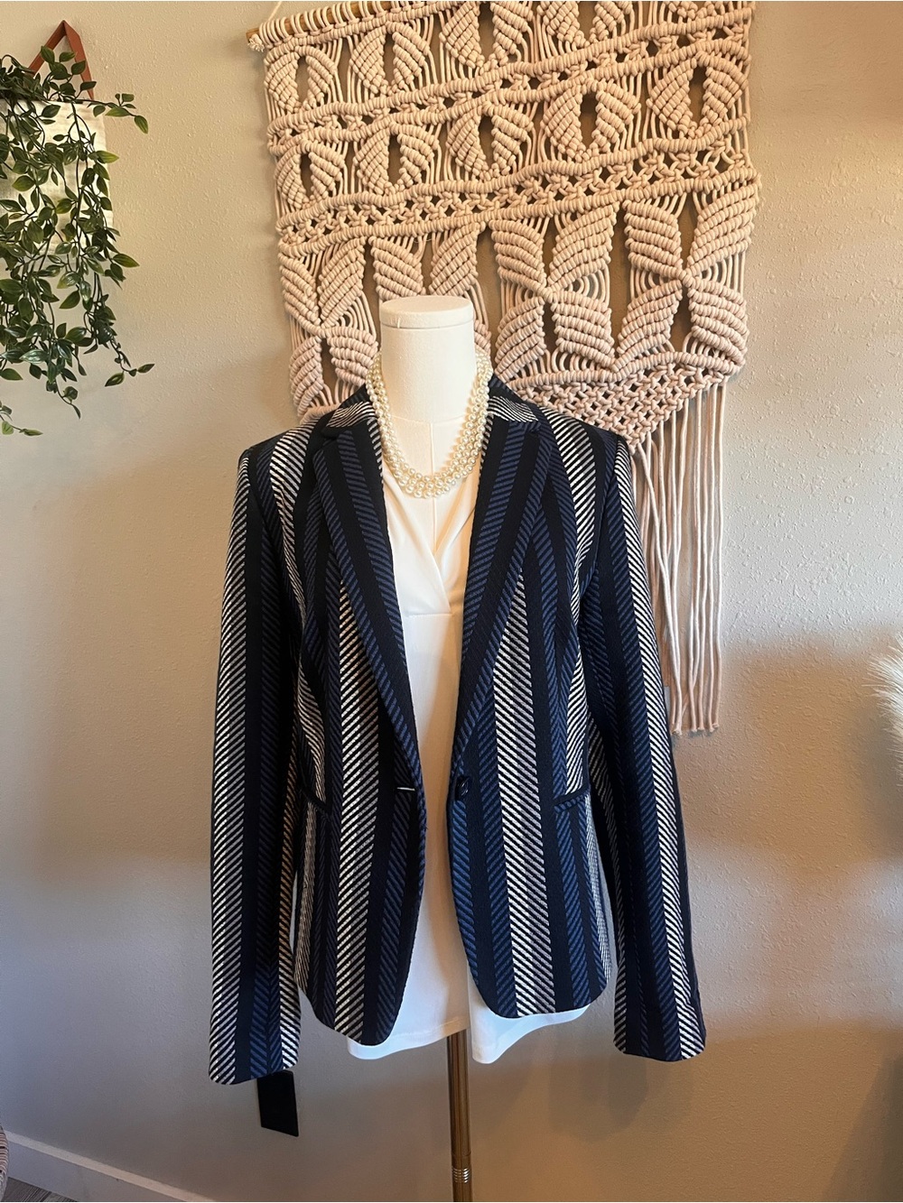 Ann Taylor Striped Black, Navy and White Women’s Blazer